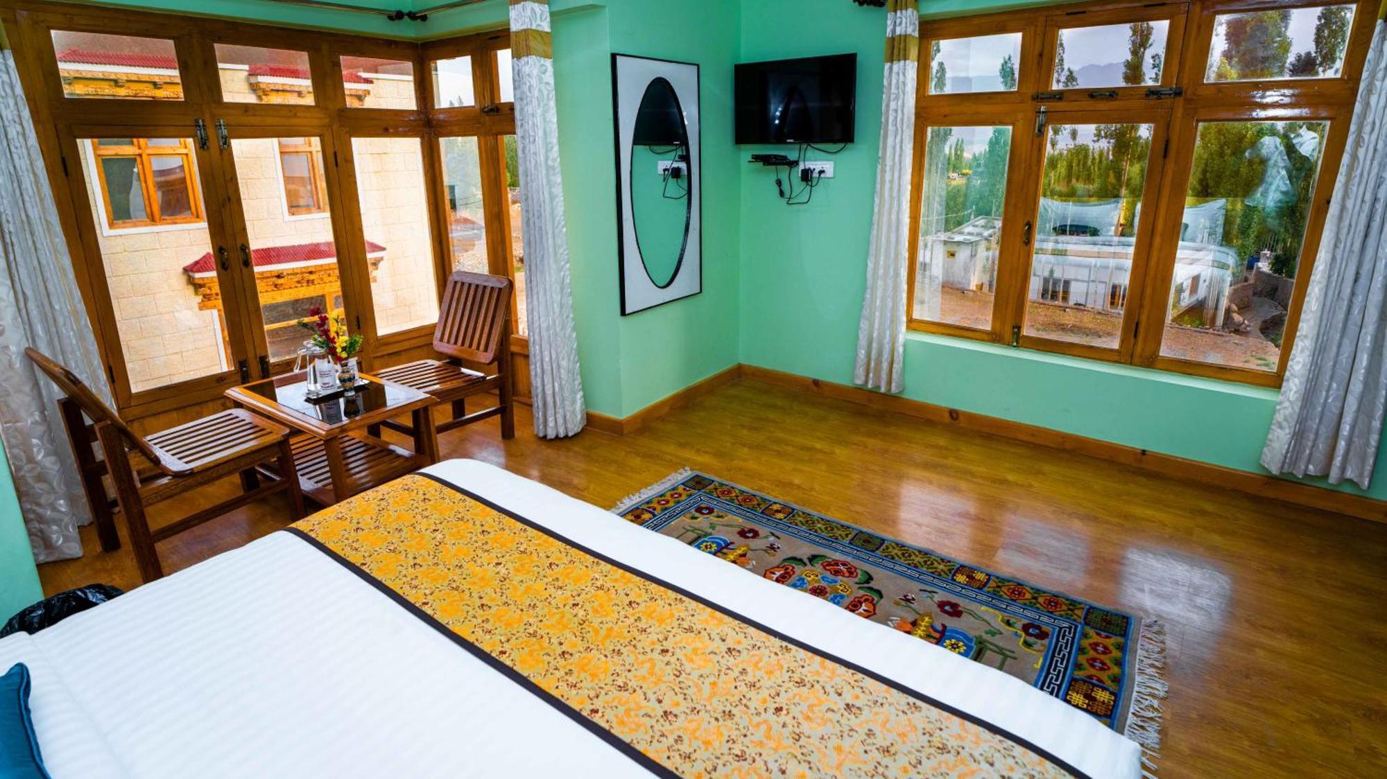 Hotel Om Ladakh 레 외부 사진