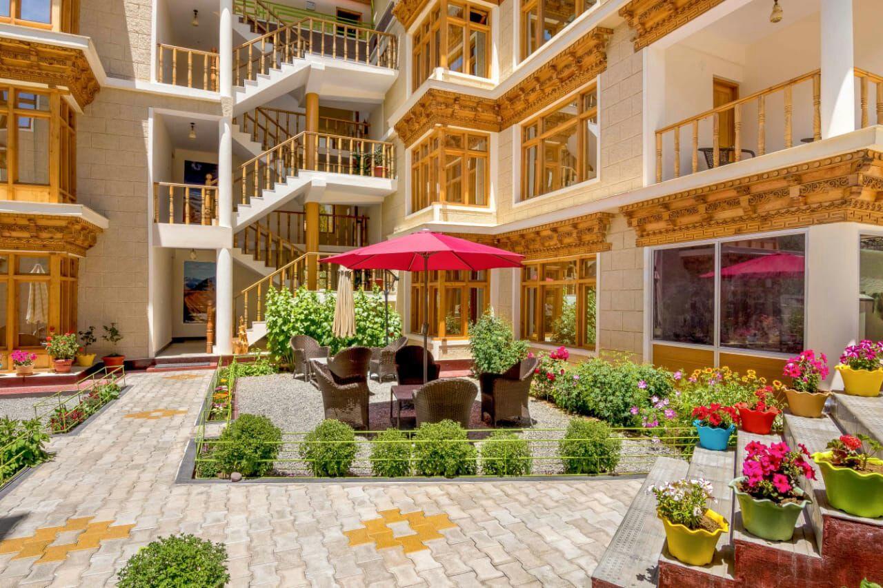 Hotel Om Ladakh 레 외부 사진