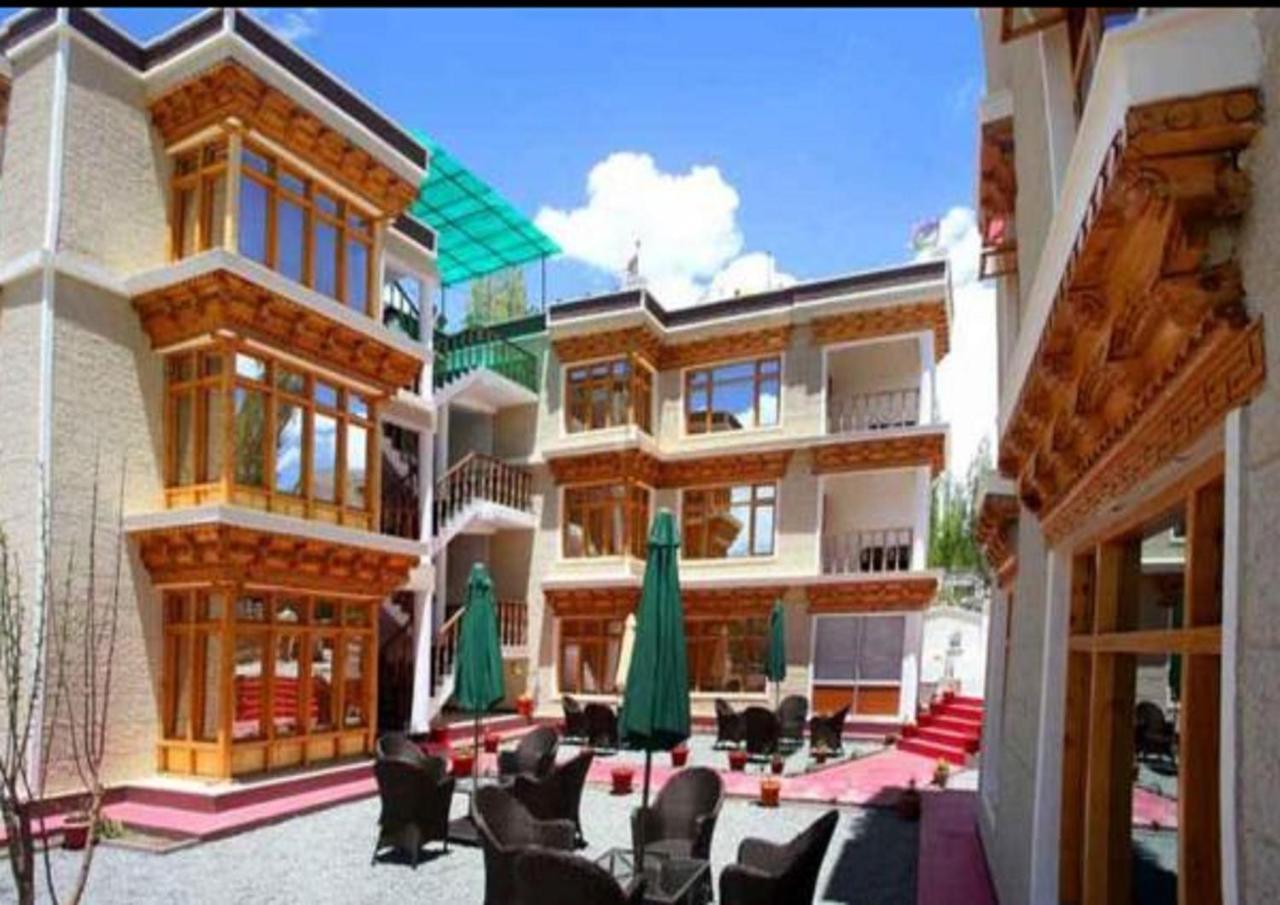 Hotel Om Ladakh 레 외부 사진