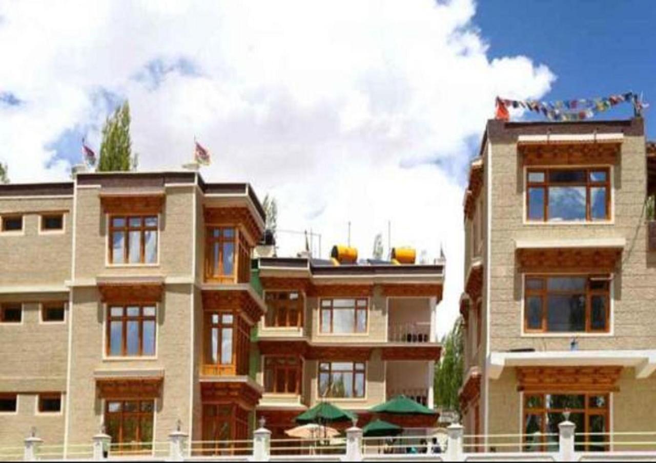 Hotel Om Ladakh 레 외부 사진